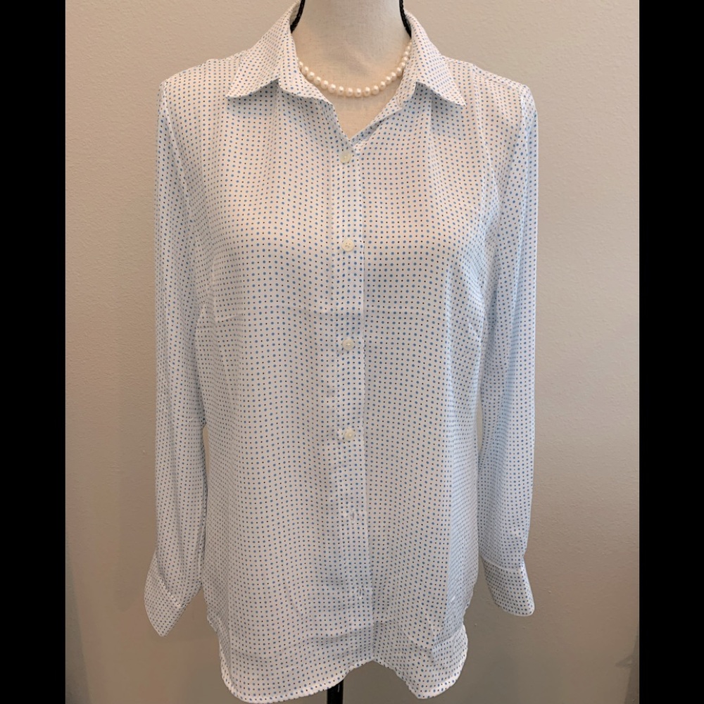 NWT Banana Republic Button up Blouse with dotted print. Size M